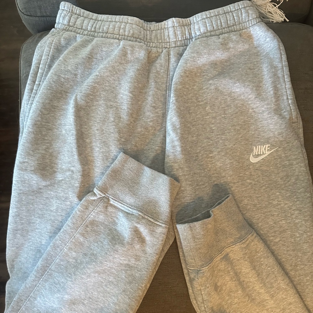 Nike joggers size small good condition